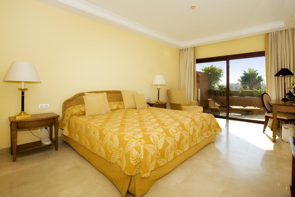 Bahia Beach Apartments Estepona Rum bild