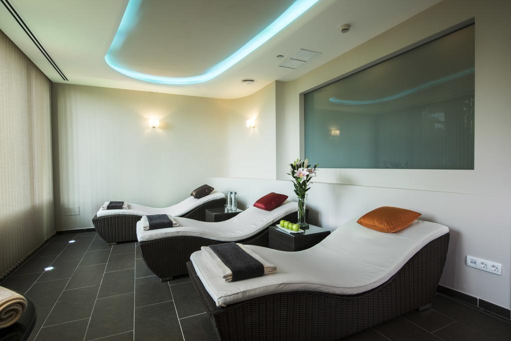 Bahia Beach Apartments Estepona Exteriör bild