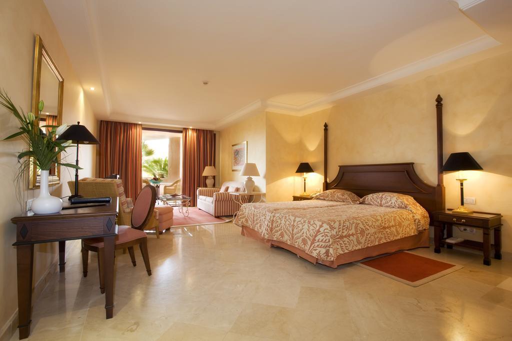 Bahia Beach Apartments Estepona Rum bild