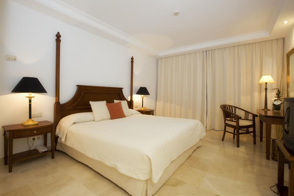 Bahia Beach Apartments Estepona Rum bild