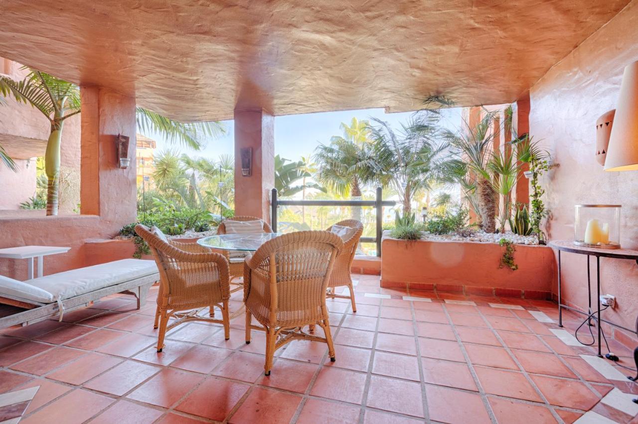 Bahia Beach Apartments Estepona Exteriör bild
